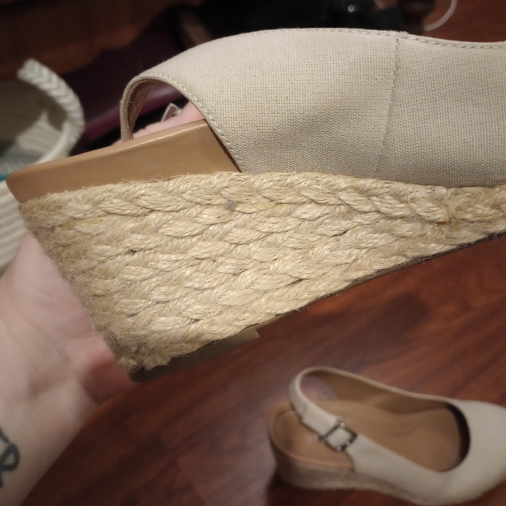 Vionic Beige Canvas Espadrille Wedge Slingbacks - Picture 7 of 12